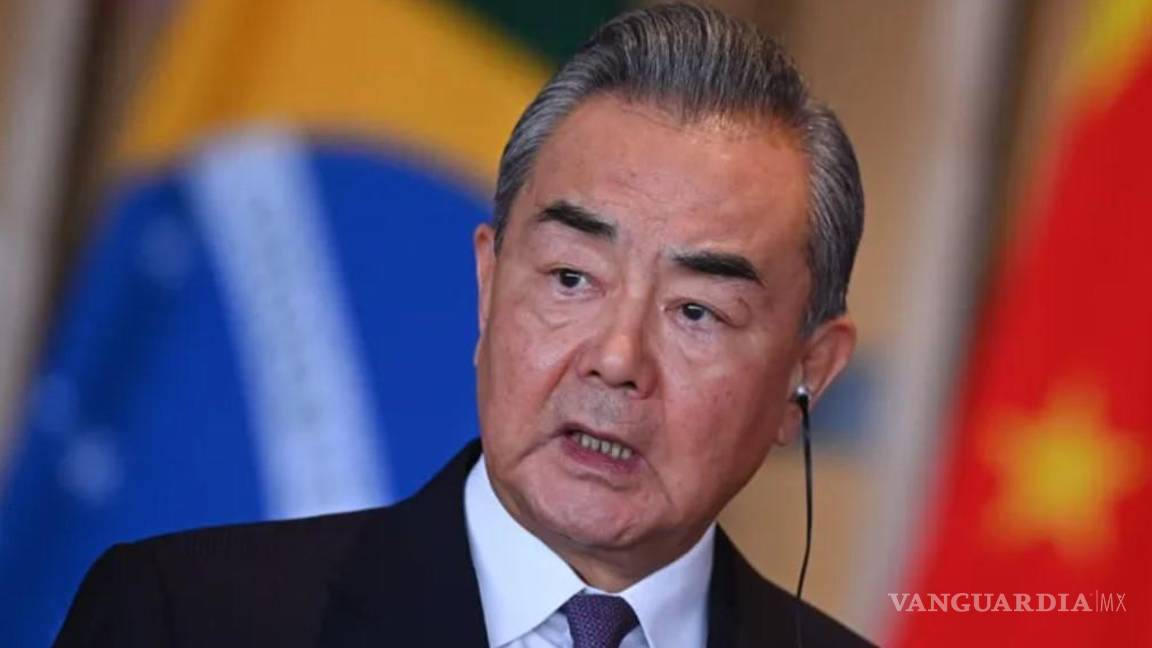 $!El ministro de Relaciones Exteriores de China, Wang Yi, en una reciente rueda de prensa | Foto: EFE