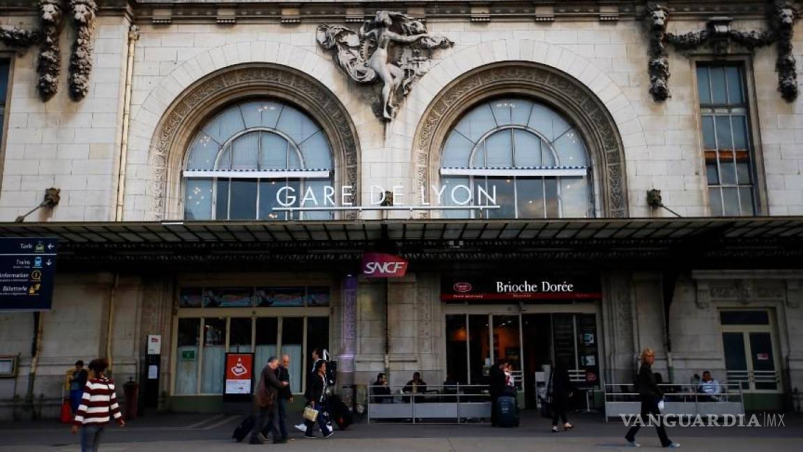 Arrestan a hombre que hirió a tres personas en estación de París