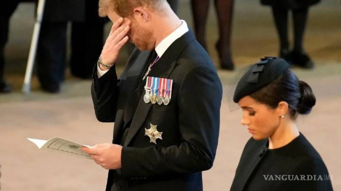 Príncipe Harry y Meghan Markle están ‘furiosos’ porque sus hijos no recibirán títulos de Alteza Real