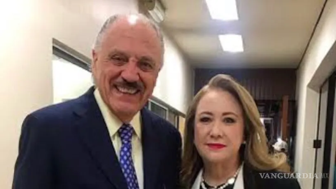 $!Yasmín Esquivel y su esposo José María Riobóo, contratista y asesor de AMLO.