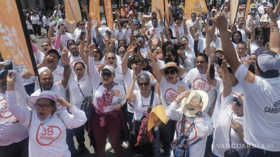 Movilizan a profes de la Sección 38 para acudir a mitin de AMLO en Ciudad de México