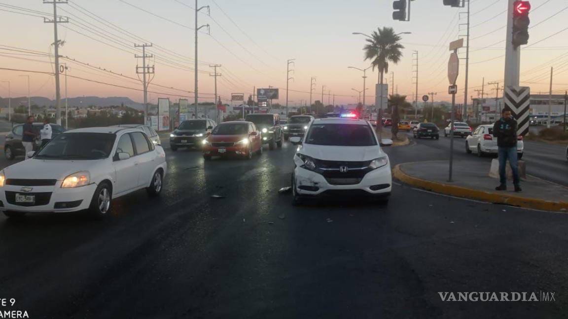 Descuido al volante causa accidente en el bulevar Antonio Cárdenas, en Saltillo