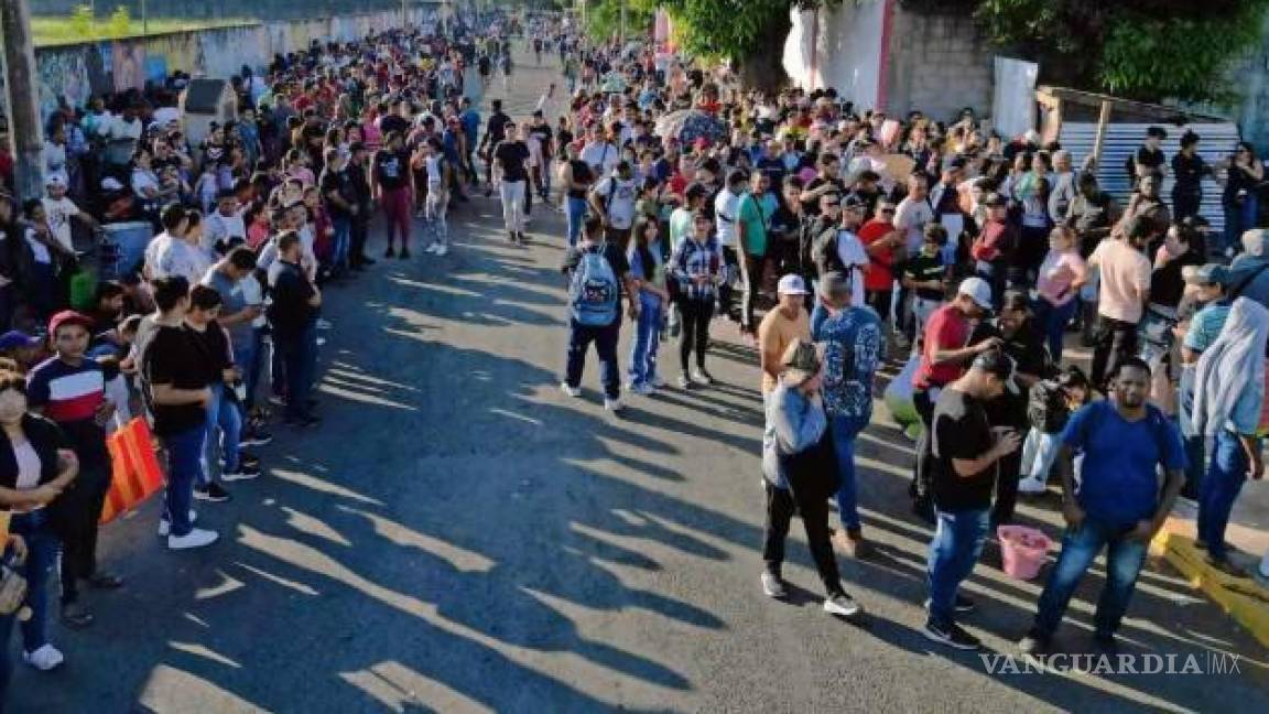 Cientos de migrantes esperan el salvoconducto para salir de Chiapas y llegar a EU antes de toma de Trump