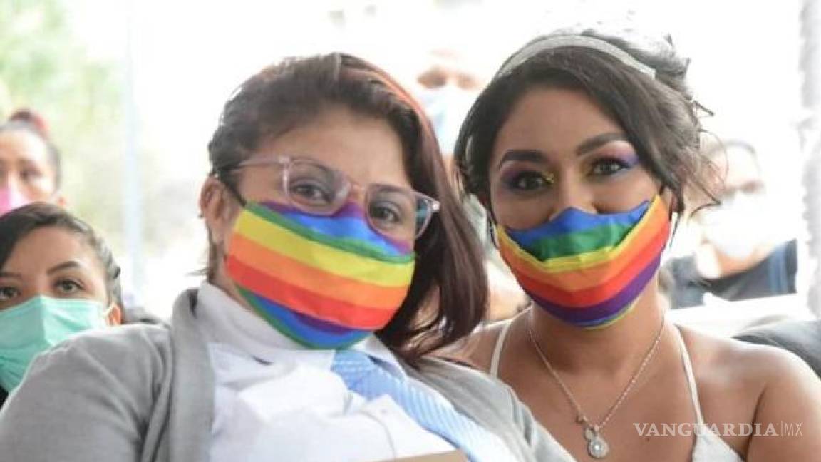 En Durango matrimonio igualitario ya es oficial; Esteban Villegas firma decreto