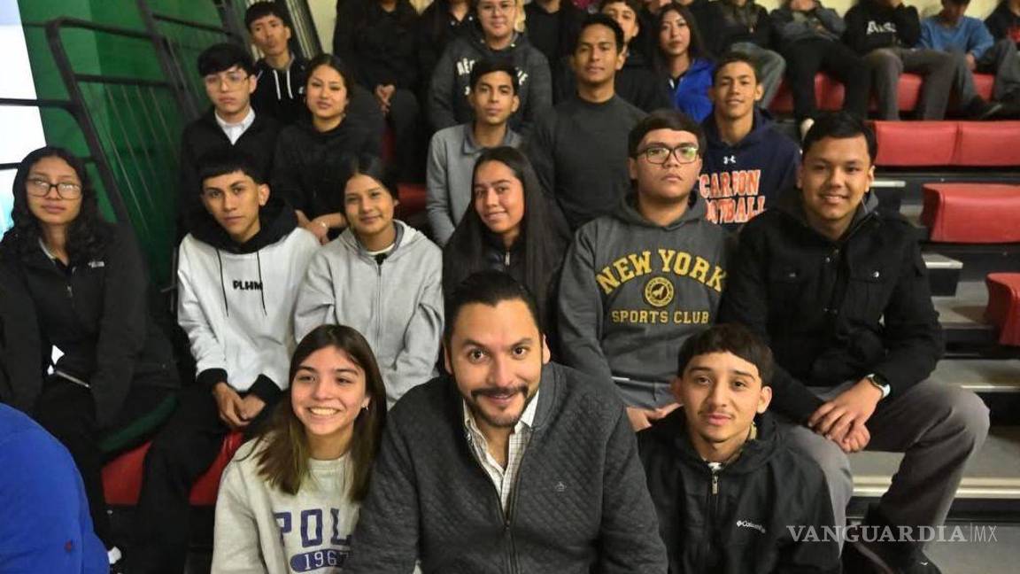 $!Estudiantes de nivel Medio Superior participan en oratoria, canto y volibol.