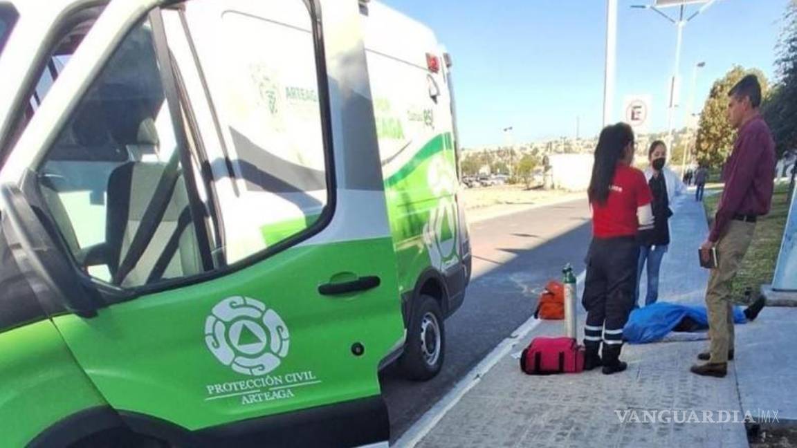 $!Los paramédicos realizaron maniobras de resucitación; sin embargo, no lograron salvarle la vida.