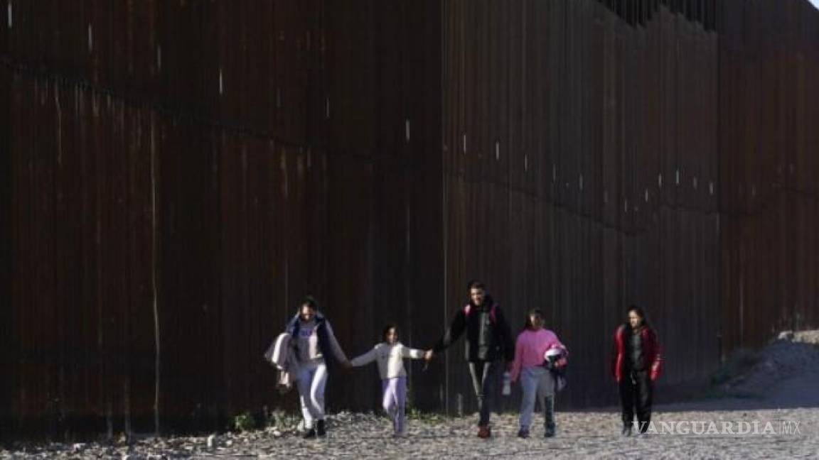 Se saturan instalaciones para migrantes en Texas y Arizona con más de 18 mil 500 detenidos