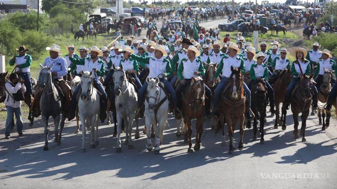 Movilizan ‘calefactos’ jinetes para mostrar simpatías y arrastre
