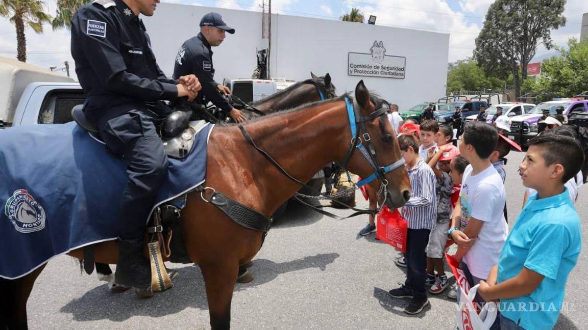 $!Los menores convivieron con elementos de la Policía Montada.
