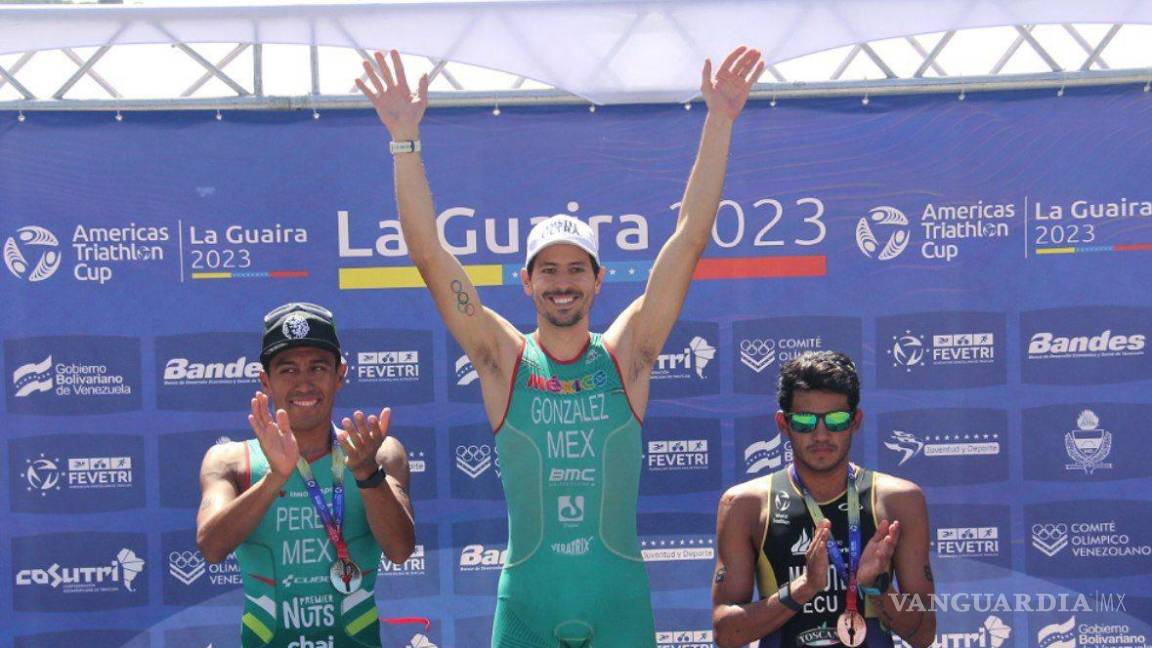 Triatleta Rodrigo González busca la clasificación olímpica tras ganar oro en Venezuela