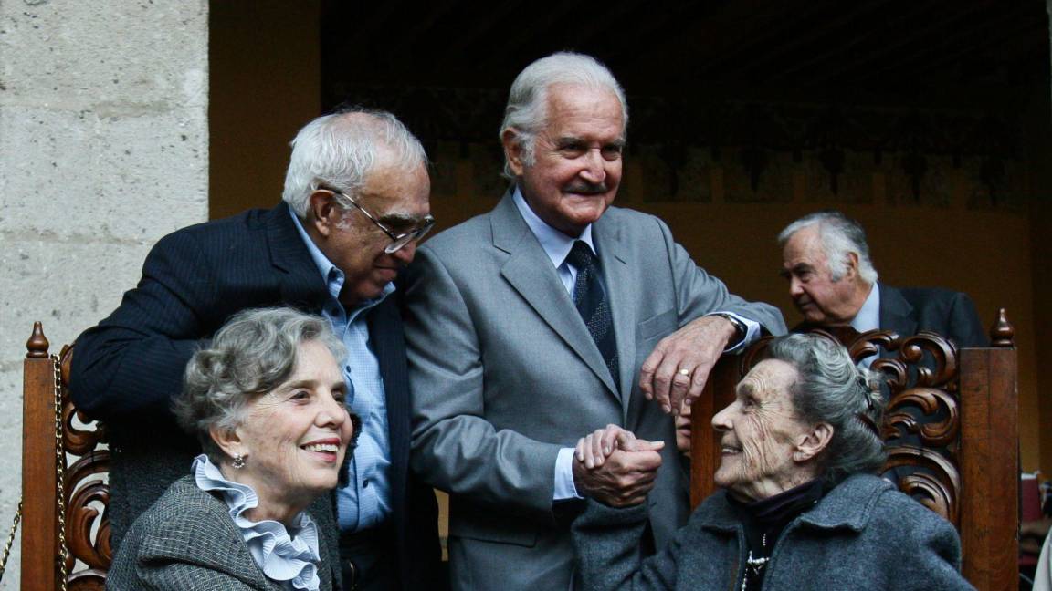 $!12FEBRERO2009. Elena Ponistowska, Carlos Monsivais, Carlos Fuetes y Leonora Carrington en el Museo José Luis Cuevas.
