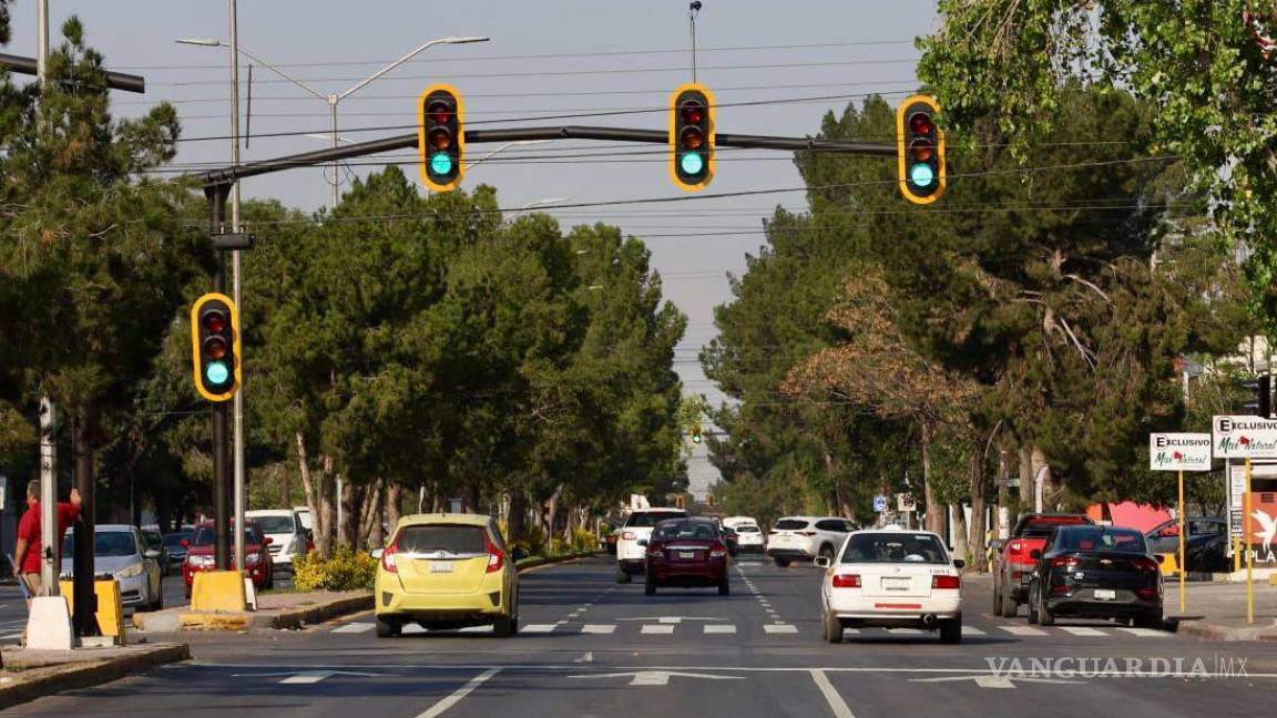 ¿Ya los viste? Entran en funcionamiento los semáforos inteligentes en el V. Carranza de Saltillo