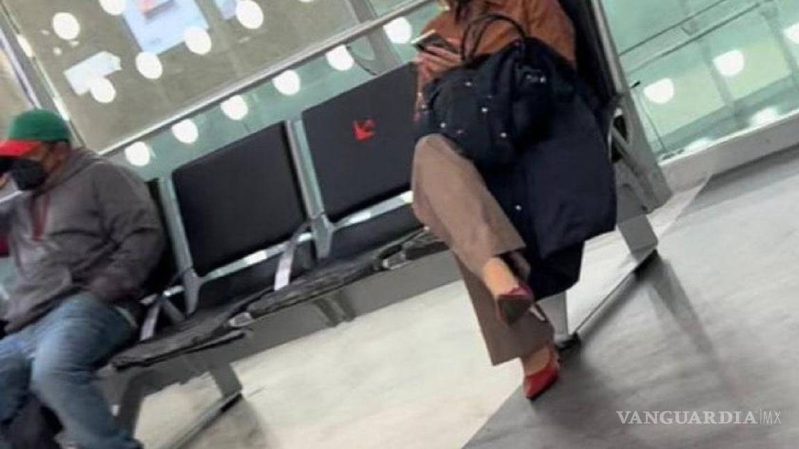 Así le respondió Tatiana Clouthier a López-Dóriga por foto sola en el aeropuerto de la CDMX