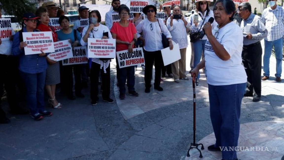 Saltillo: maestros realizan manifestación en Palacio de Gobierno