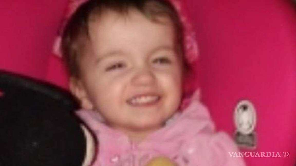 $!Los doctores que atendieron a la niña, descubrieron que tenía los dientes podridos y que le faltaba cabello