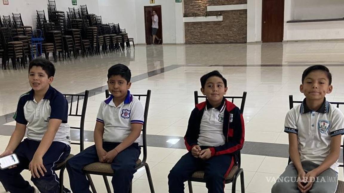 $!Los jovencitos mostraron su visión y talento en el tablero.