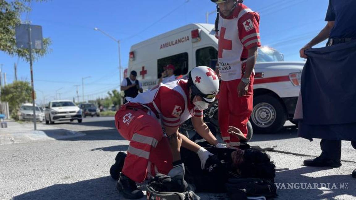 $!Paramédicos atendieron al joven.