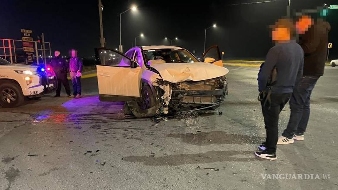 $!Autoridades municipales aseguraron las camionetas y las trasladaron al corralón.