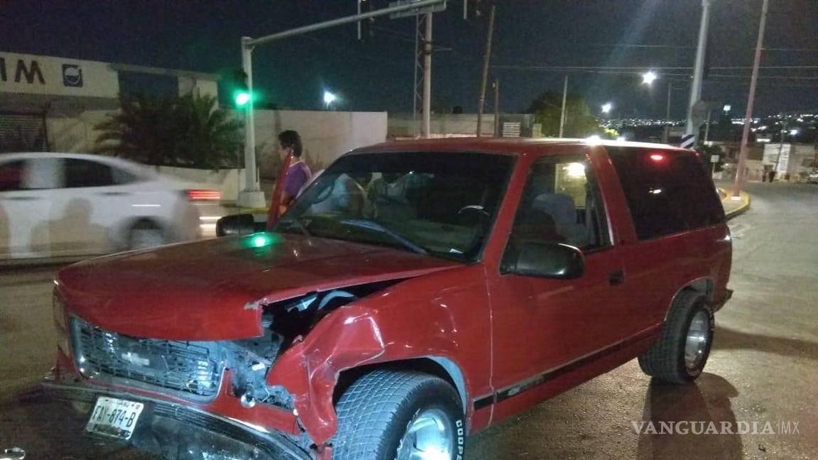 Descuido de conductores causa accidente en Calzada Madero de Saltillo, deja cinco lesionados