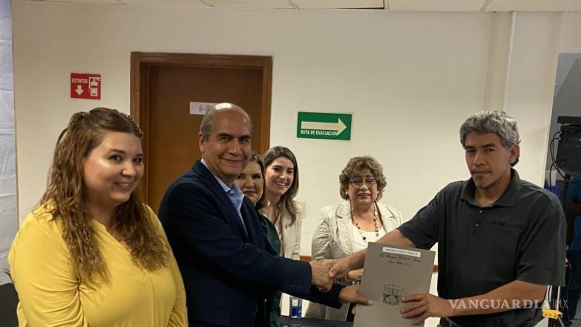 $!Lidia Guerra, presidenta de Notarios de la Región Centro, destacó la colaboración para ofrecer testamentos a bajo costo, logrando así beneficiar a cientos de familias monclovenses.