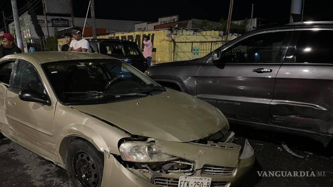 $!Pasada la medianoche del lunes, se reportó un accidente múltiple en el periférico Luis Echeverría, a la altura de la colonia Guerrero.