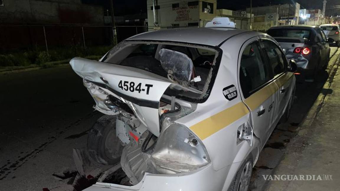 $!Los daños fueron cuantiosos para el taxi.