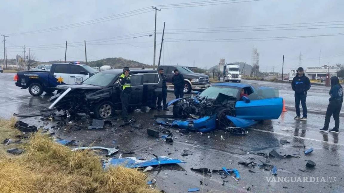 Funcionario choca lujoso auto del alcalde de Sabinas; deja dos lesionados