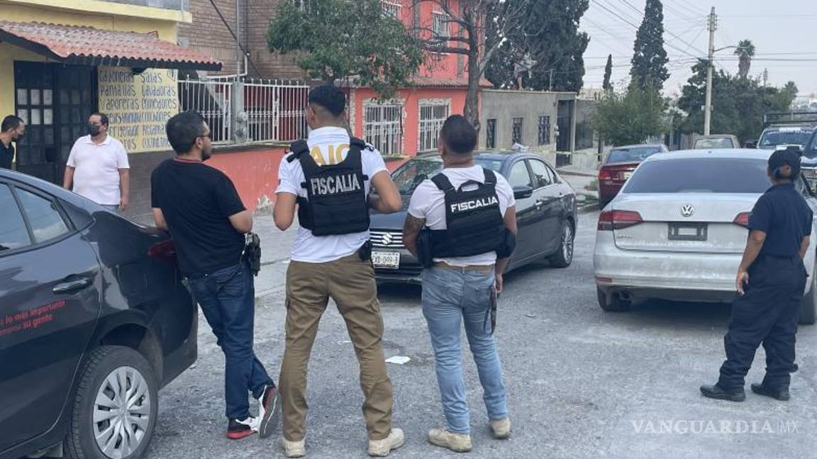 $!La ambulancia de la Cruz Roja respondió, pero los paramédicos solo pudieron confirmar el deceso.