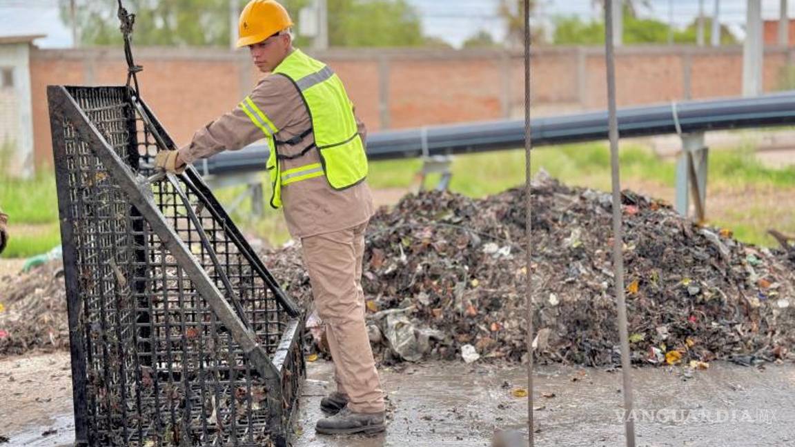 $!Laborar en cárcamos implica exposición a gases tóxicos, agua contaminada y estructuras inestables.