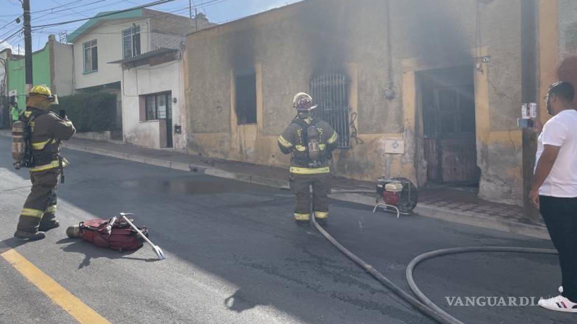 $!Los bomberos tomaron alrededor de 45 minutos para cesar las llamas del fuego.