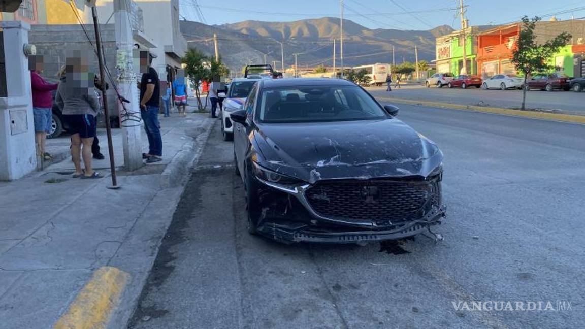 $!El conductor fue trasladado a un centro médico para realizarle un dictamen médico, pues presentaba aliento alcohólico.