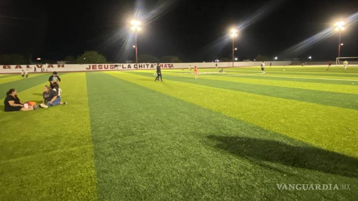 $!Los asistentes disfrutaron de un ambiente festivo durante la inauguración de la Unidad Deportiva CEFARE.