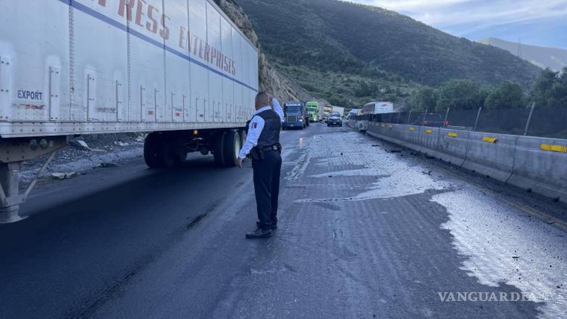 $!Oficiales de Saltillo y Arteaga tomaron conocimiento de lo ocurrido.