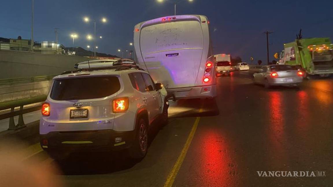 $!Afortunadamente, no se registraron personas lesionadas en el choque, solo daños materiales a ambos vehículos.