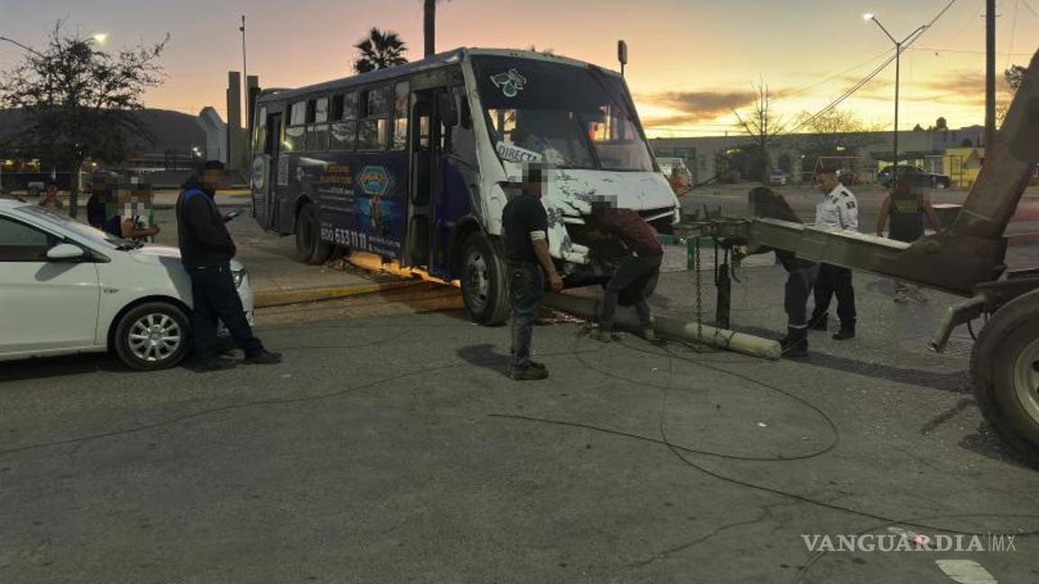 $!Autoridades de Tránsito Municipal aseguraron el camión tras ubicarlo en calles cercanas al accidente.
