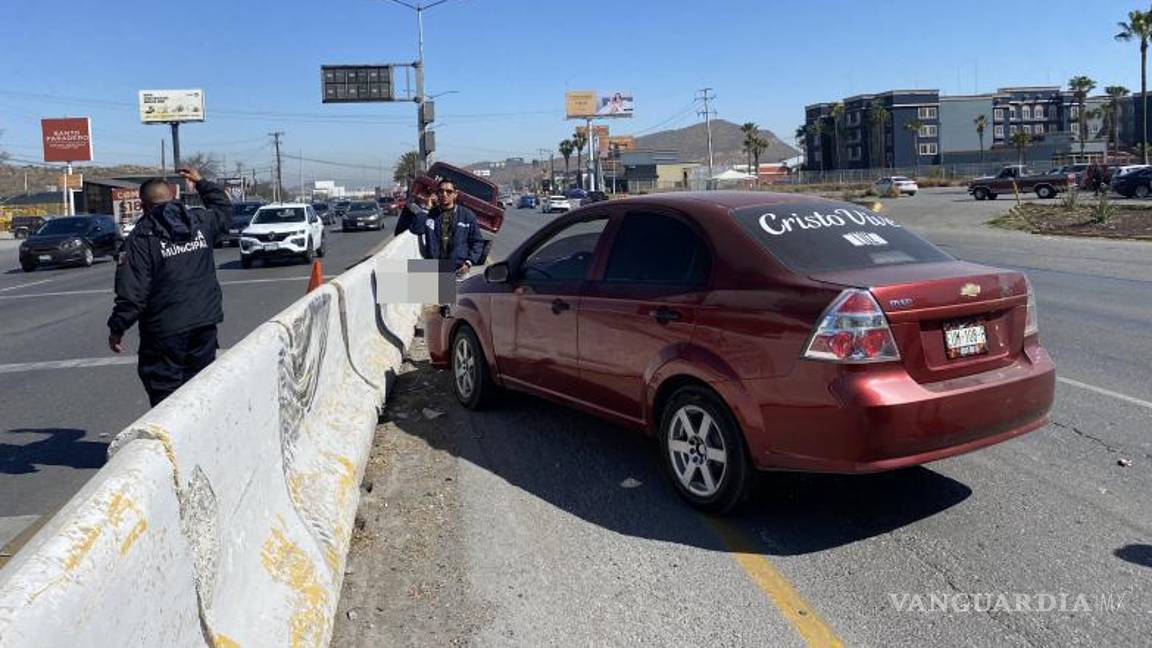 $!El accidente causó congestión vial en el bulevar Venustiano Carranza hasta el retiro de los vehículos.