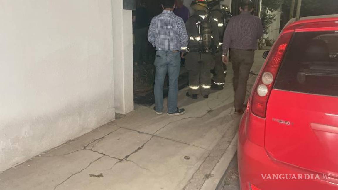 $!Vecinos de la colonia Jardín señalaron que el estruendo provino de una residencia en el cruce de las calles Pino y Olmo.