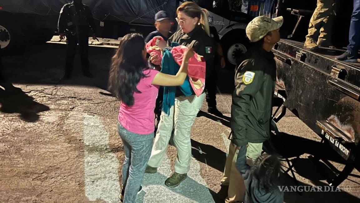 Aseguran a 230 migrantes guatemaltecos en el interior de un tráiler, en Puebla