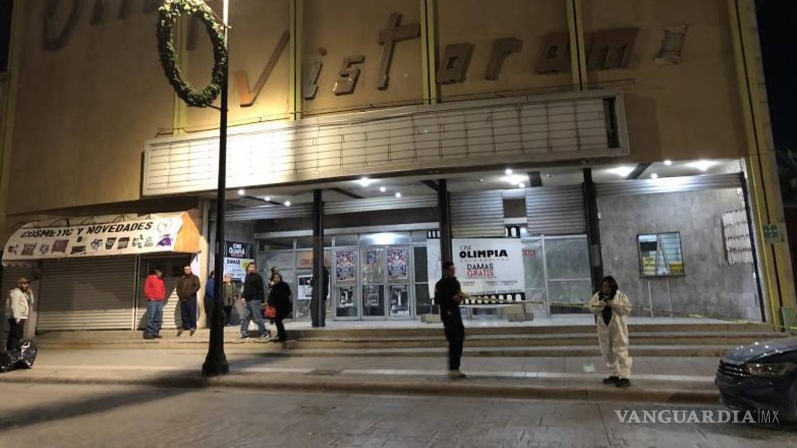 $!El lugar fue acordonado para sacar el cuerpo.