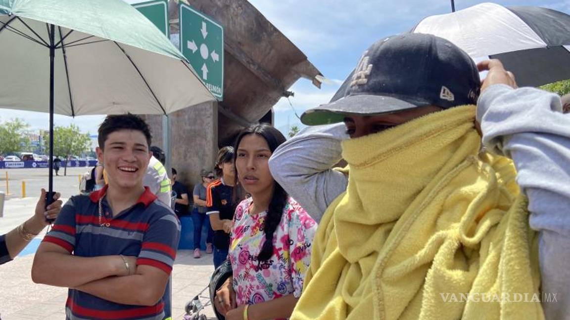 $!Jóvenes entrevistados aseguran que se estuvieron vendiendo boletos antes de tiempo.