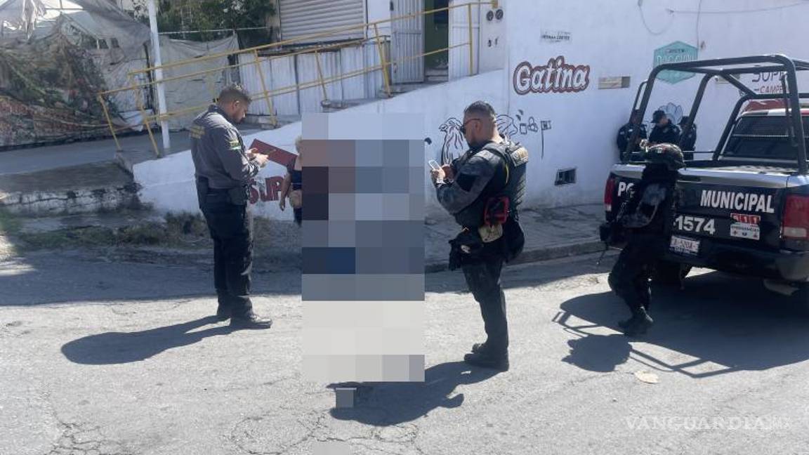 $!Claudia “N”, madre de José Luis, lo trasladó en taxi al hospital, mientras las autoridades continúan investigando el ataque en la colonia Zamora.