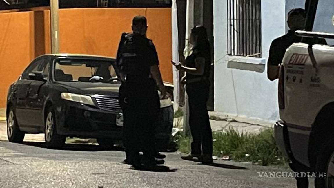 $!Personal de la FGE acudió al sitio para tomar conocimiento de la muerte y ordenar el traslado del cuerpo al Semefo.