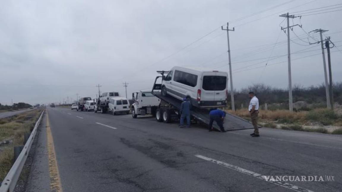 $!La unidad donde viajaban los migrantes fue asegurada.