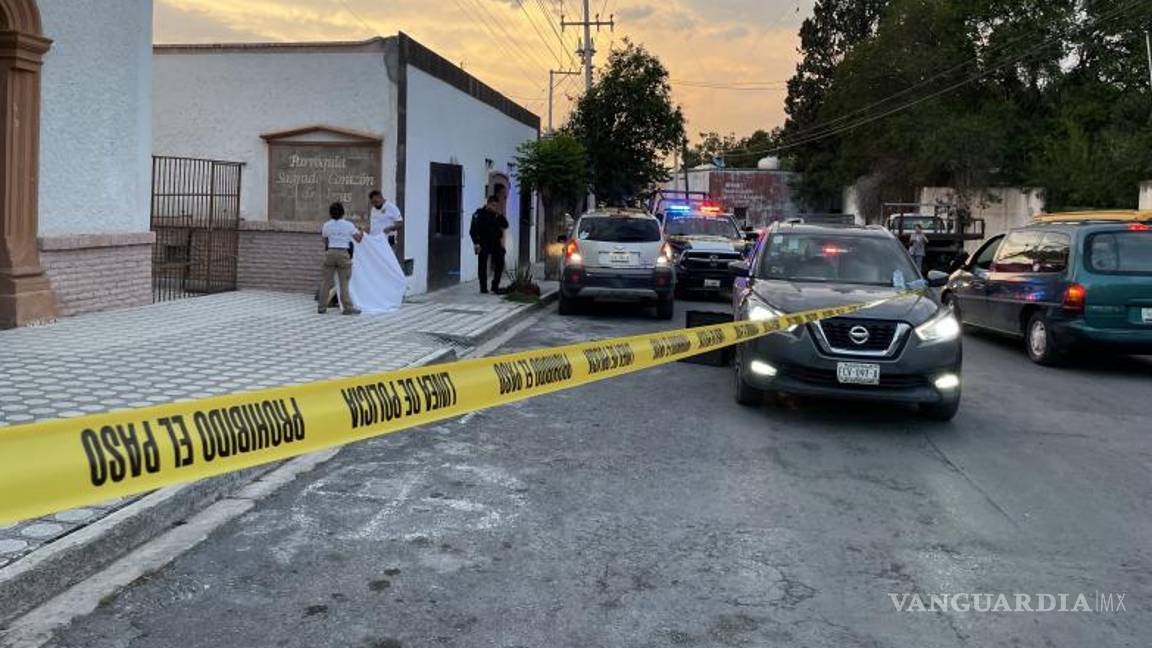 $!Vecinos intentaron localizar a los familiares de la víctima por medio de una publicación en redes sociales.