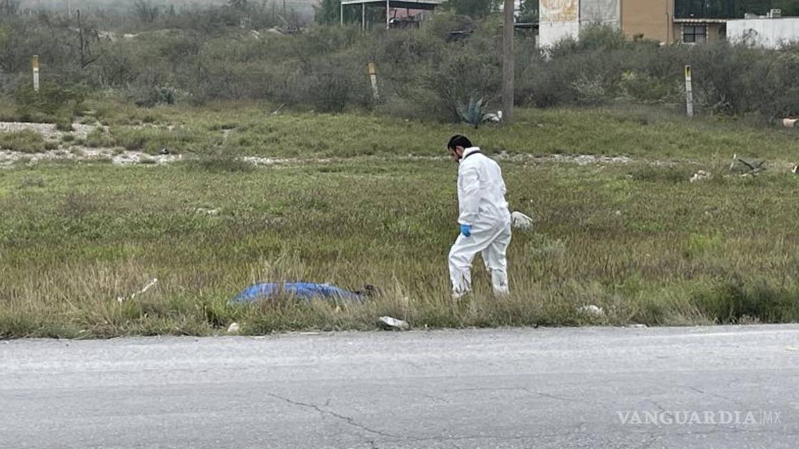 $!La escena del hallazgo fue acordonada mientras las autoridades realizaron investigaciones para determinar la causa de la muerte.