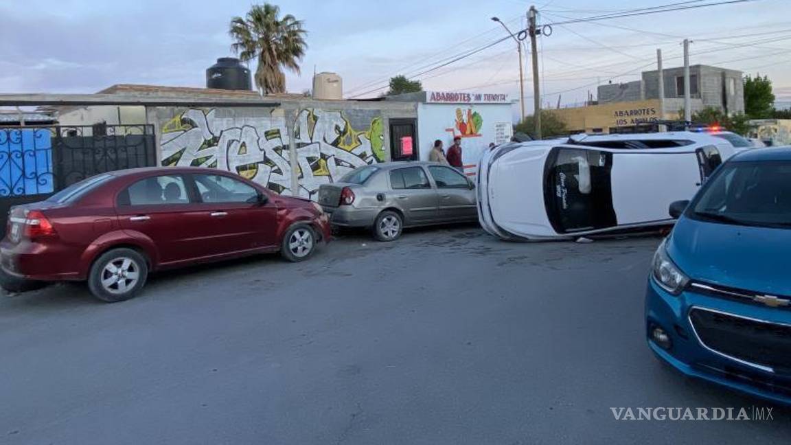 $!Vecinos alertaron a las autoridades tras escuchar el fuerte estruendo provocado por el accidente.