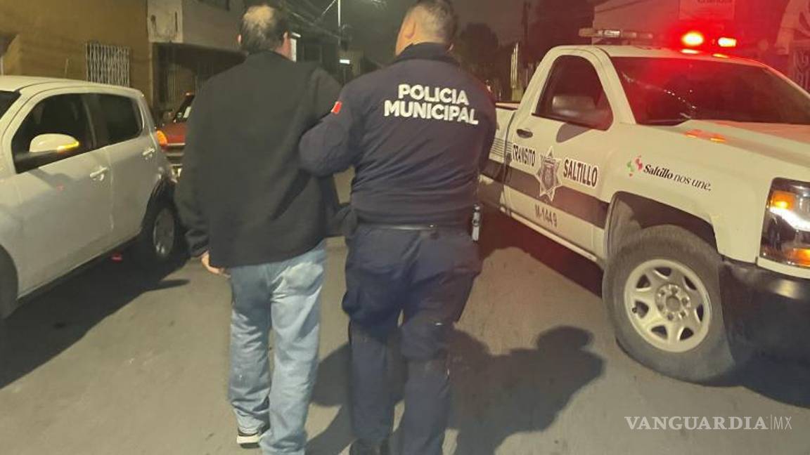 $!El conductor fue llevado directamente a la delegación de la policía municipal para ser sometido a un examen médico y realizarle una prueba de alcoholemia.