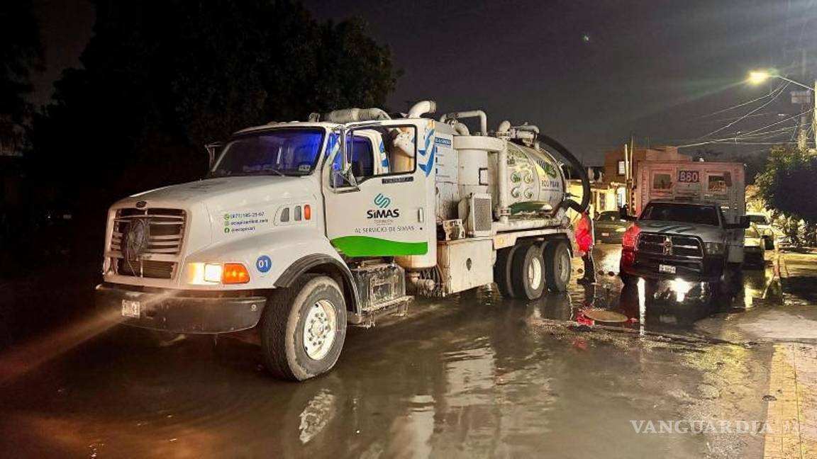 $!Las líneas de drenaje del ejido El Tajito se saturaron debido a filtraciones del canal San Antonio del Coyote.