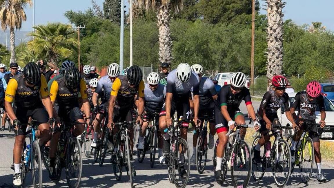 $!Ciclistas en acción durante el arranque oficial en el CECyTEC San Buenaventura.