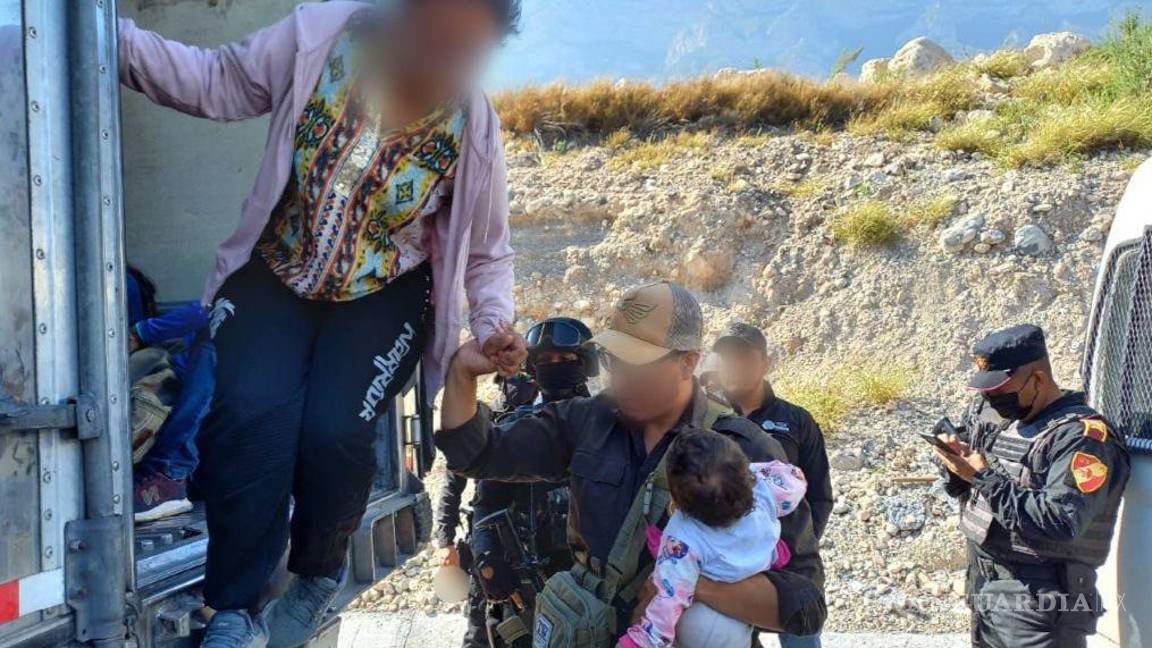 Casi 200 migrantes fueron asegurados en Nuevo León, iban en camiones